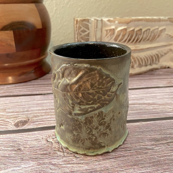 Artisan made Army/ Olive Green Mug w/ primitive texture & leaf application. - Picture 3 of 10